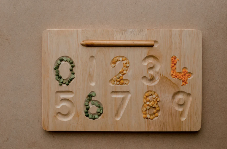 1 Wooden 0 to 9 numbers Tracing board will be shipped - EKW0284
